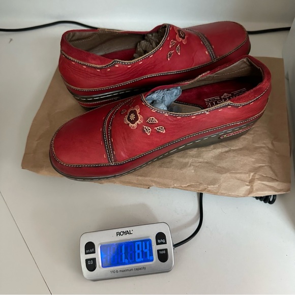 L' Artiste by Spring Step Burbank Slip On Red Sz 41 Cut Laser soft comfy retro - Picture 9 of 12